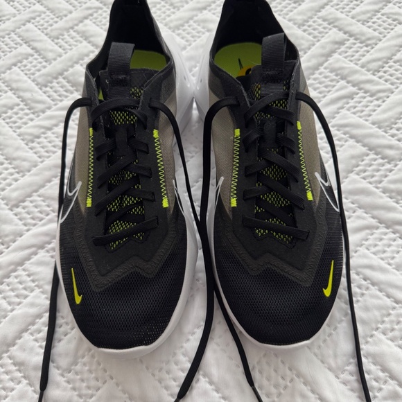 Nike Vista Lite Black Lemon Venom Trainers Woman Lady Size 9 Running Shoes - Picture 10 of 12